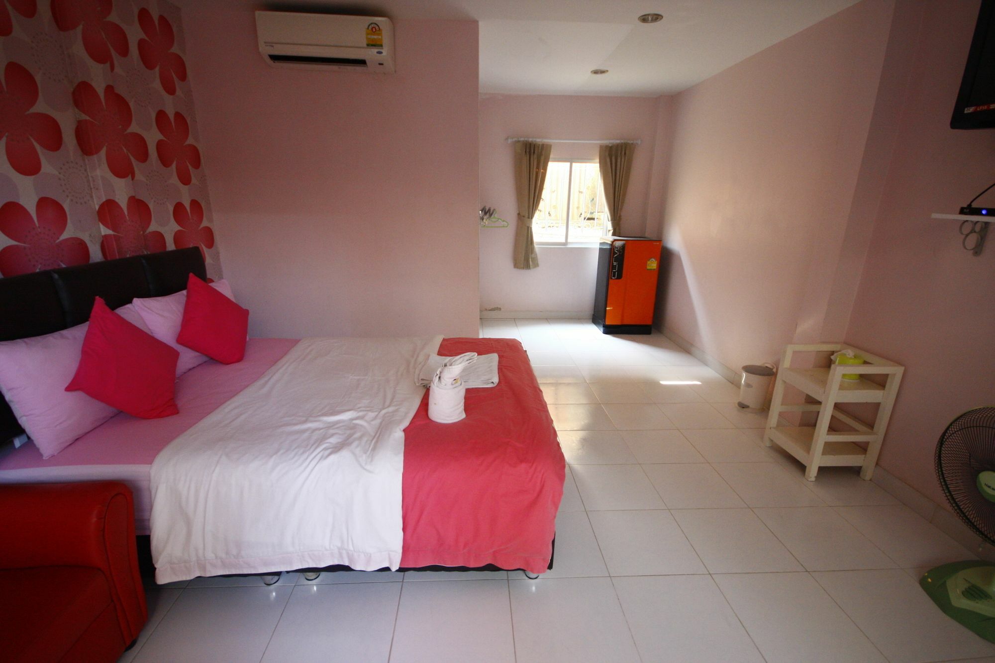 Tawaen Beach Resort Ko Lan Eksteriør bilde