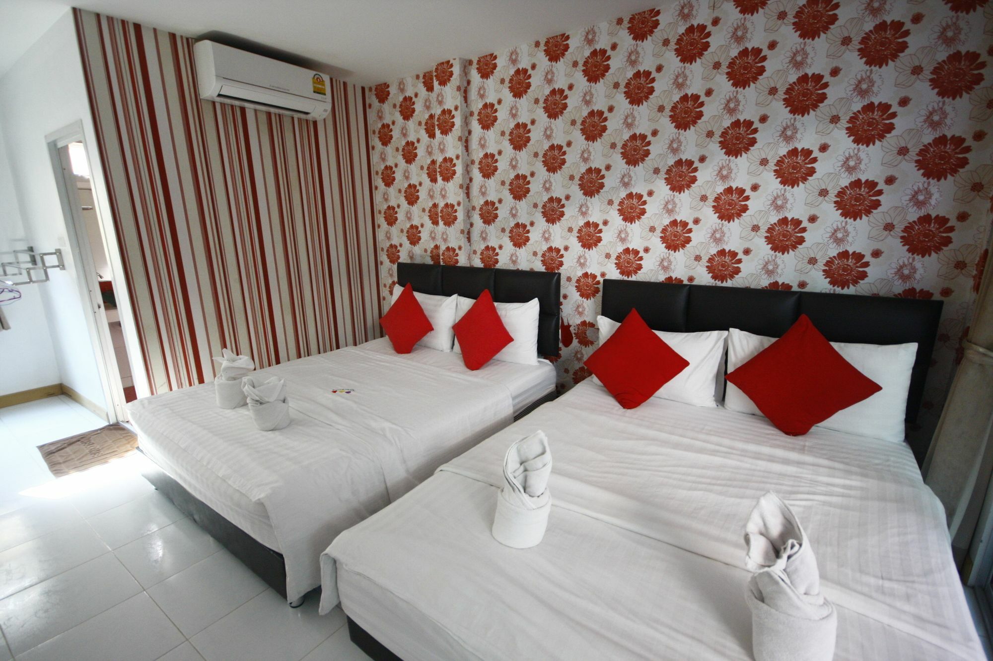 Tawaen Beach Resort Ko Lan Eksteriør bilde